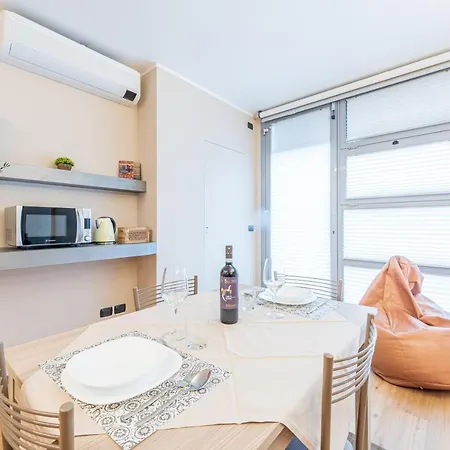 176, Town Apartment *