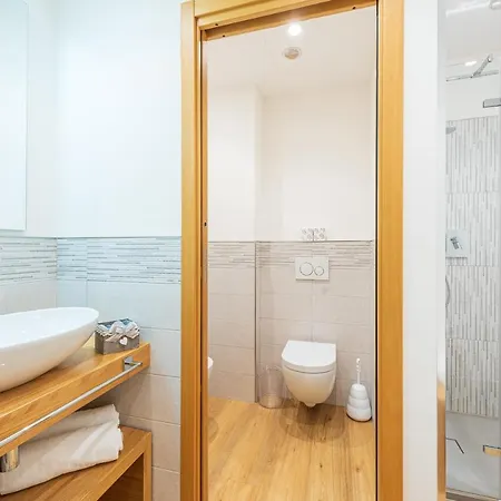 Appartement 176, Town *