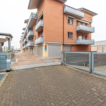 176, Town Apartment