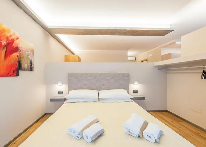 176, Town Apartamento Alba (Piedmont)